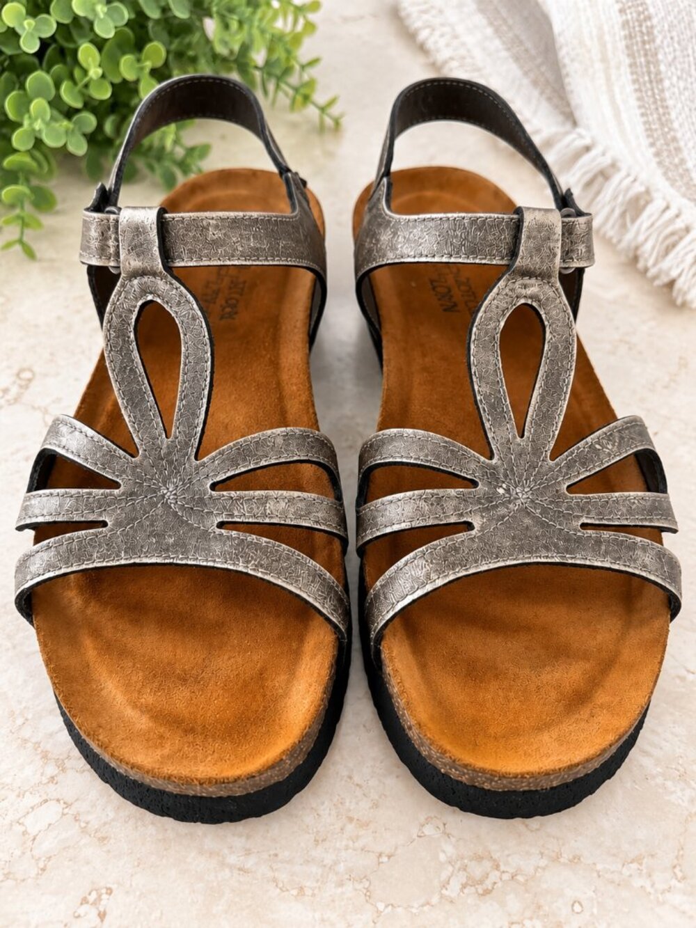 NAOT Rachel Metallic Leather Sandals Size 40 (9-9.5) | Comfort Walking Shoes